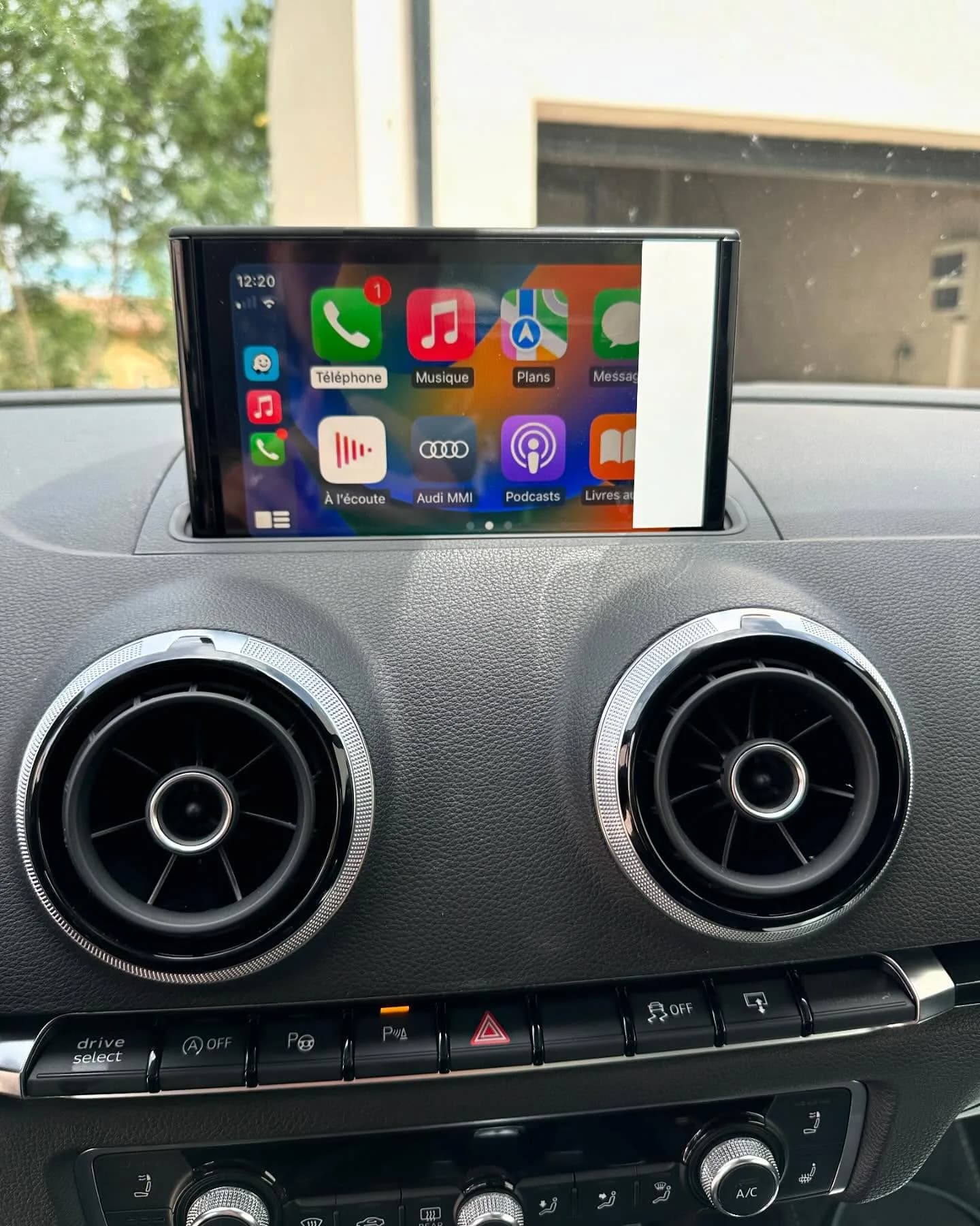 Écran d’Audi S3 affichant Apple CarPlay après remplacement de l’unité MIB1 par un MIB2