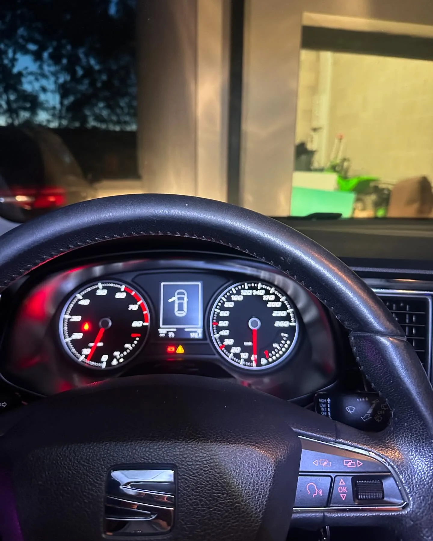 Combiné numérique Virtual Cockpit installé sur Seat Leon, affichage compteurs allumé