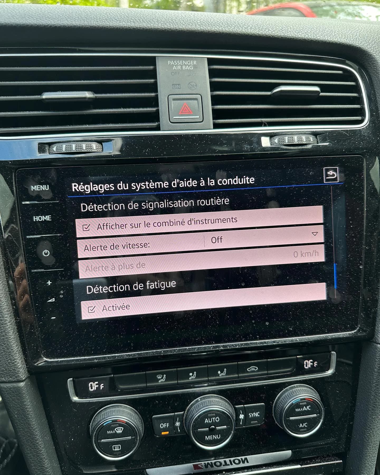 Volkswagen Golf 7 R, Caméra A5 et aides à la conduite sur Golf 7 R (photo 2 sur 9)
