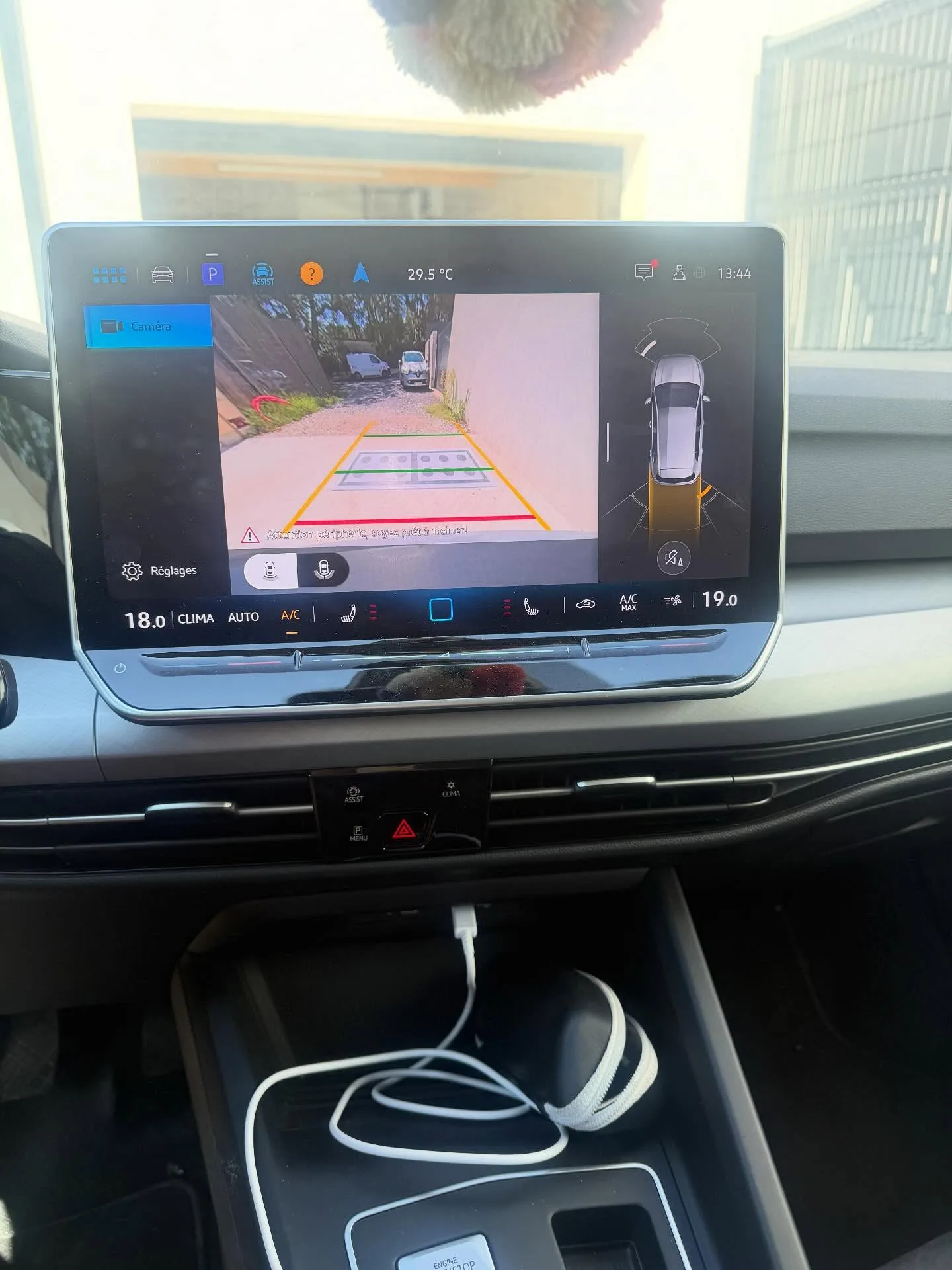 Volkswagen Golf 8, Caméra de recul sur Golf 8 2025 protégée SFD2 (photo 2 sur 5)