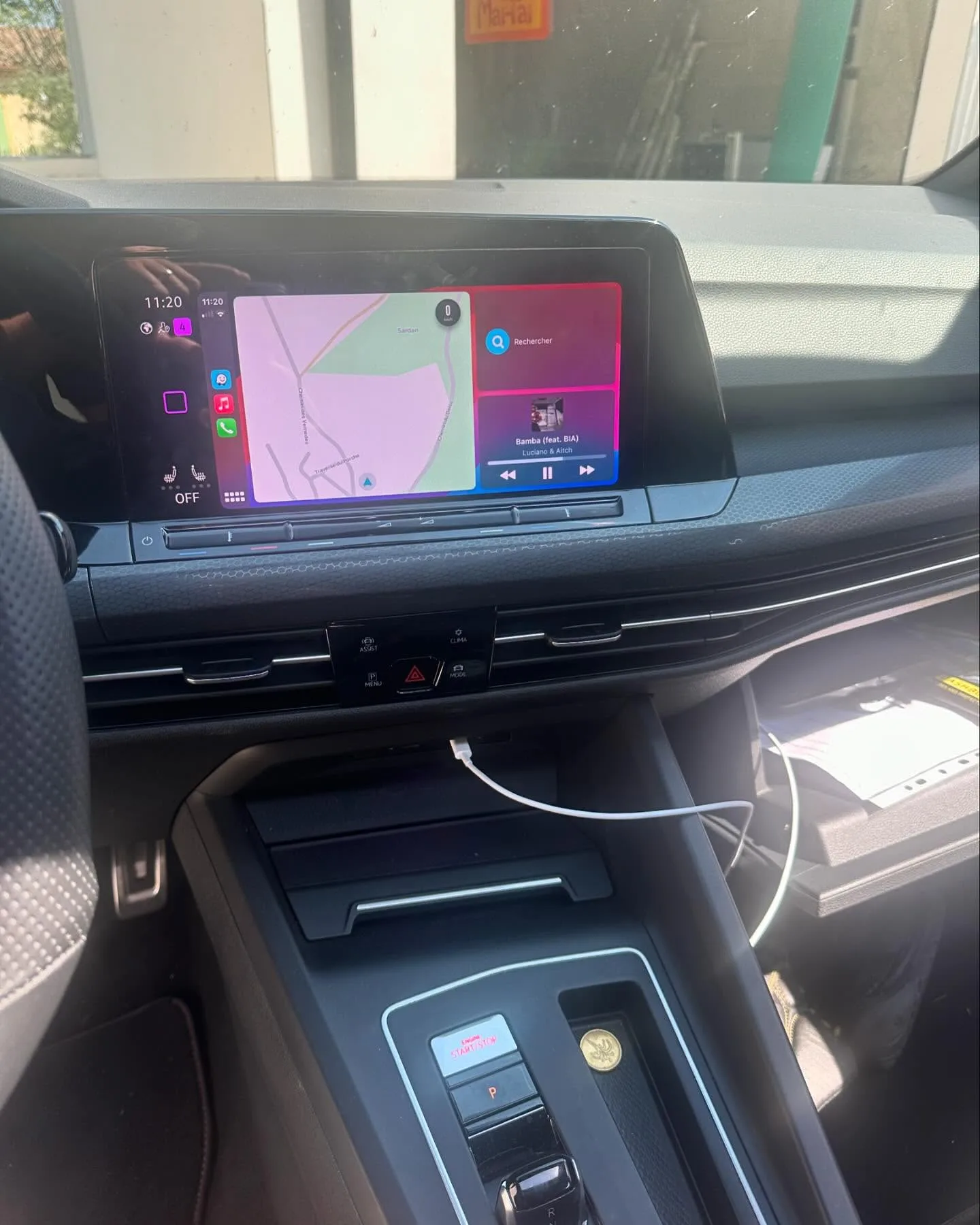 Volkswagen Golf 8 GTI, Golf 8 GTI : écran noir, voyant SOS et Travel Assist (photo 5 sur 7)