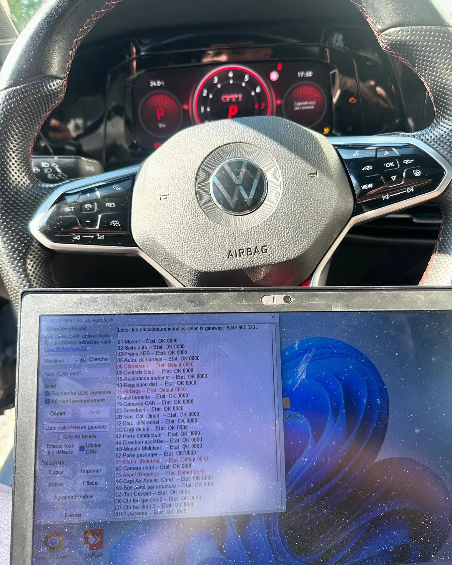 Volkswagen Golf 8 GTI, Golf 8 GTI : Travel Assist et sélecteur réparés (photo 3 sur 4)