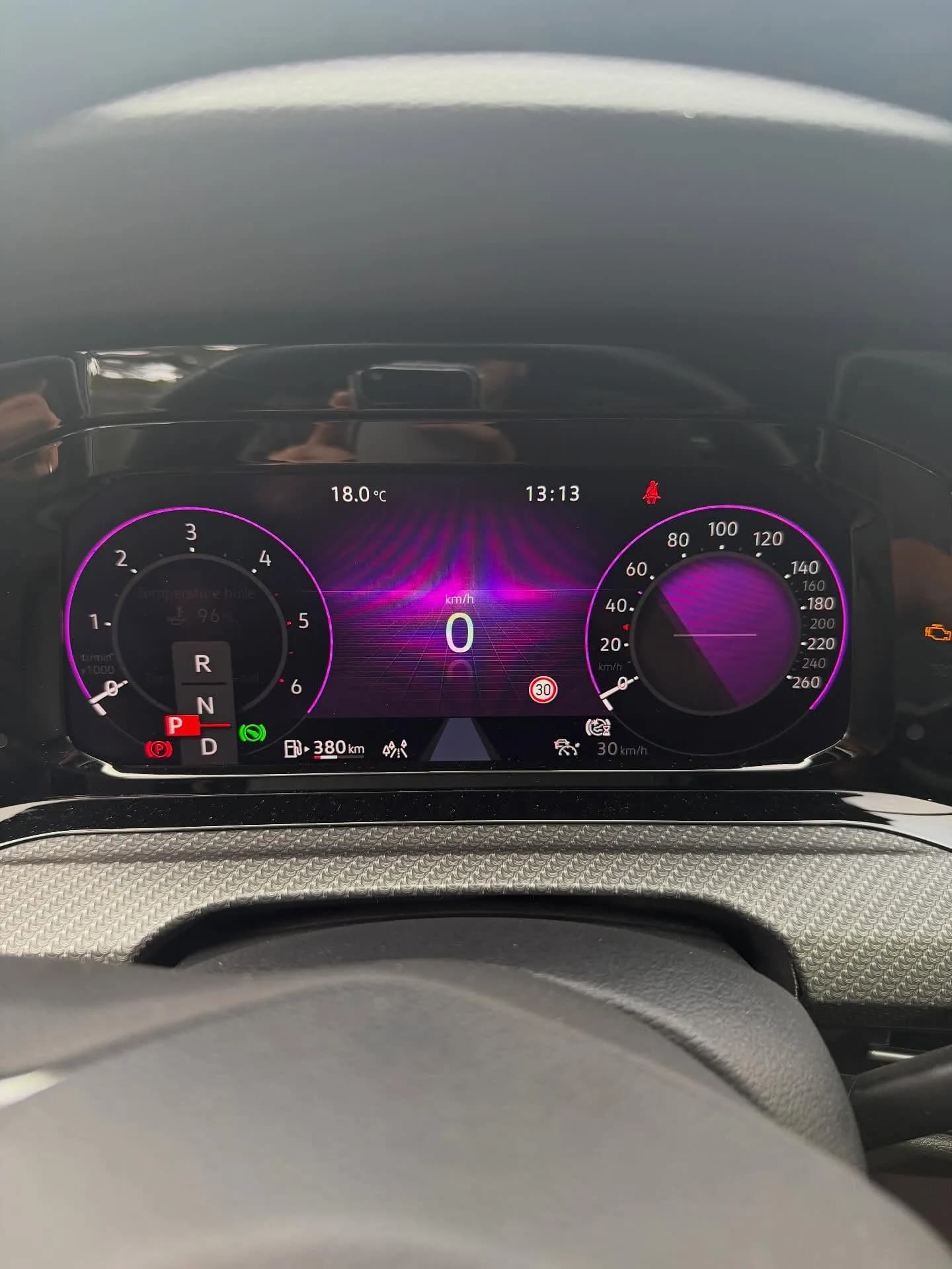 Volkswagen Golf 8 R-Line, Golf 8 R-Line : Travel Assist sans changer le volant (photo 3 sur 3)
