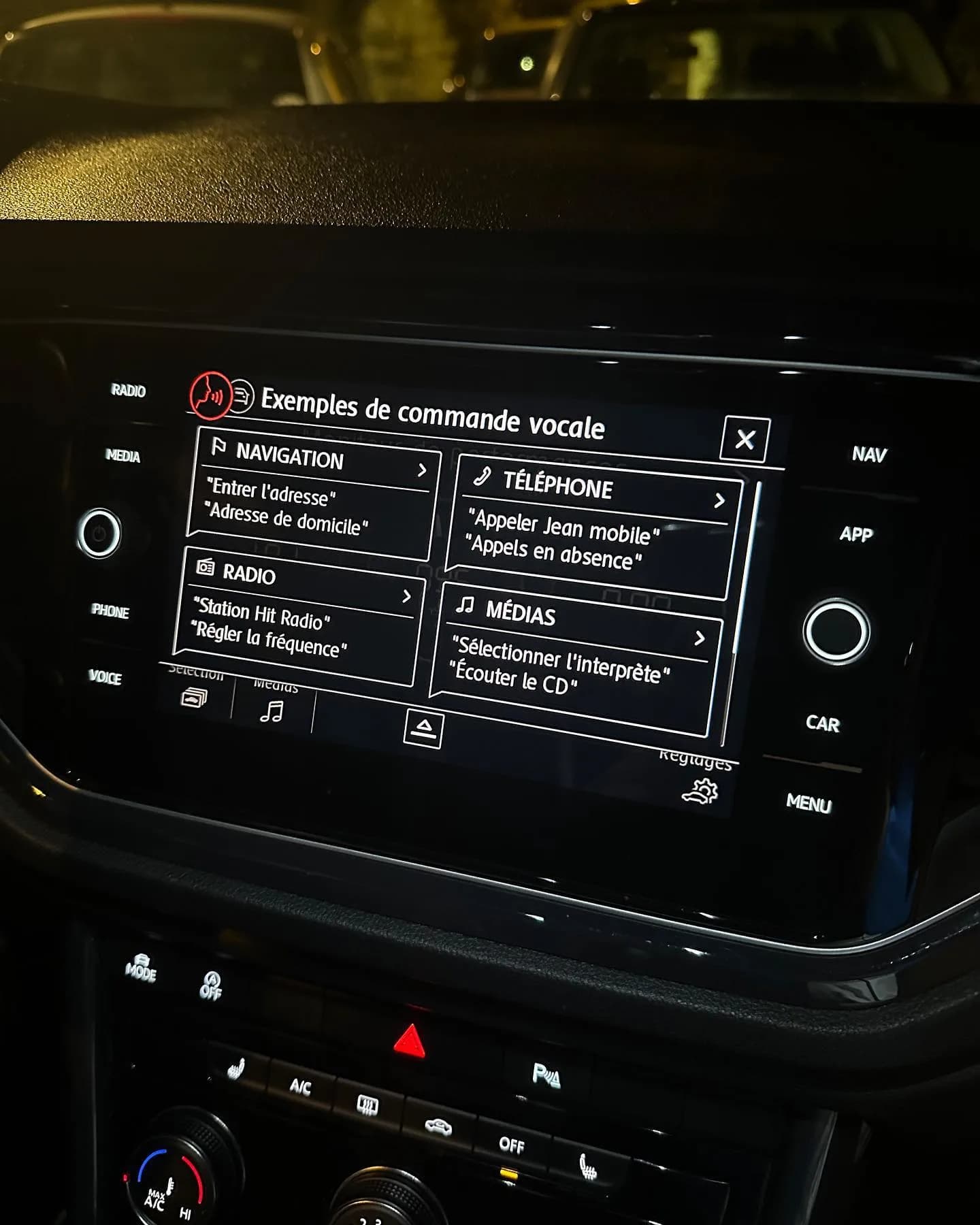 Volkswagen T-Roc, App-Connect et commande vocale sur Volkswagen T-Roc (photo 6 sur 6)